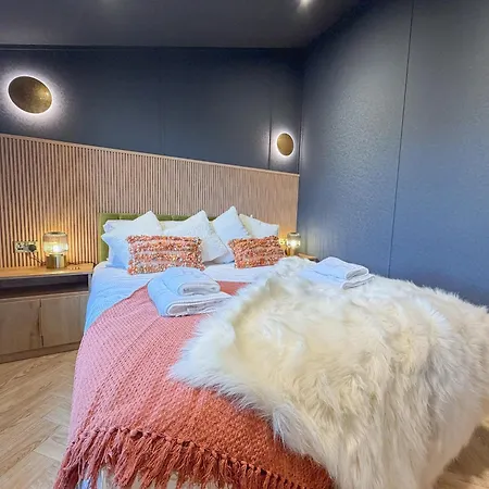 Chalet Blackthorn Timber *