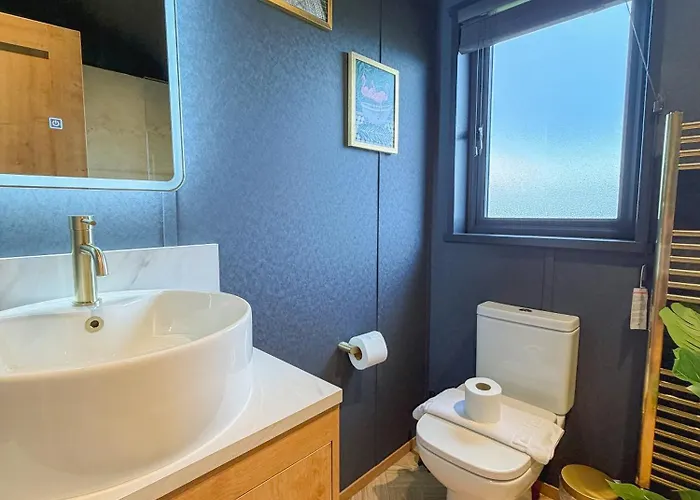 Blackthorn Timber Chalet