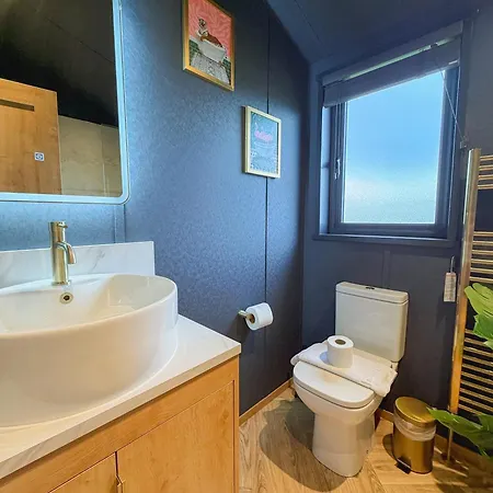 Blackthorn Timber Chalet